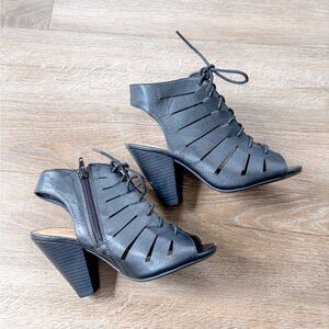 Women’s Black Tie Strappy Open Toed Wedges Size 5.5
